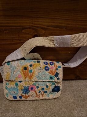 Beaded Floral Shoulder Bag - Cream with Multicolor Accents 🌺🌷RARE